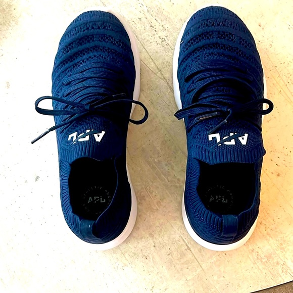 APL Shoes - APL Nearly New Midnight/ White Techloom Breeze Running Shoes Size 6.  Worn Once!